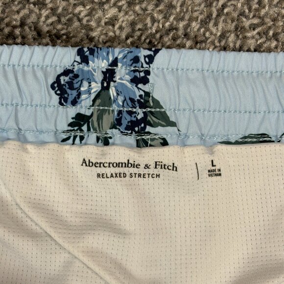 Abercrombie & Fitch Swim Trunks Floral Print, Size Large - Picture 3 of 5